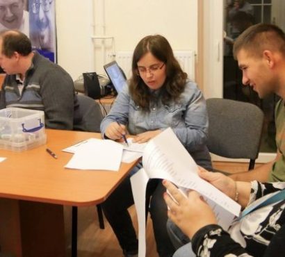 Hungarian self-advocates teach students at universities